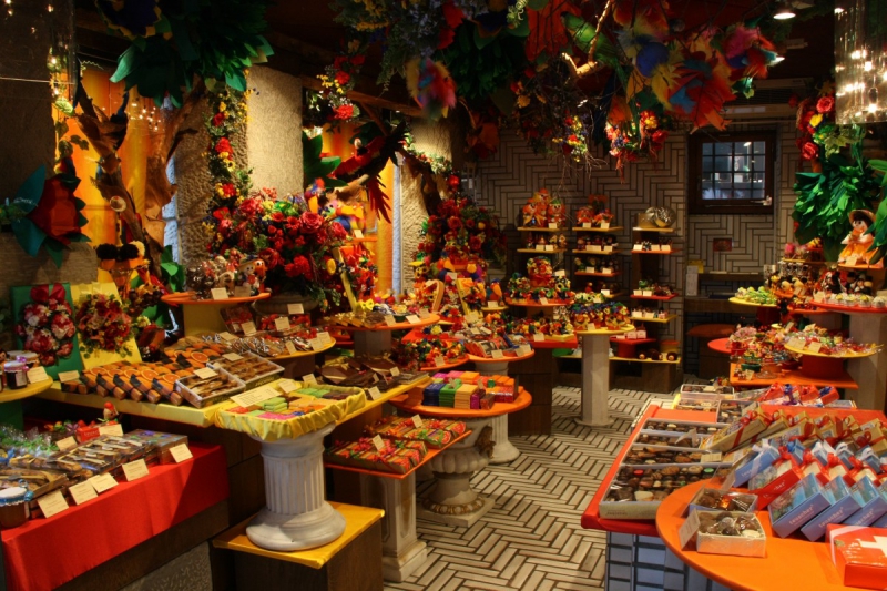 vente-LA PENNE-min_candy_store_chocolate_shop_chocolate_switzerland-393515